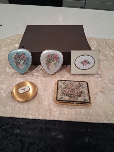 Lot 5vtg guilloche mode and - mode,